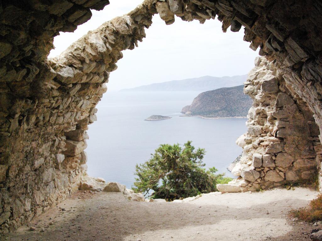 Thomas Hotel Monolithos  エクステリア 写真