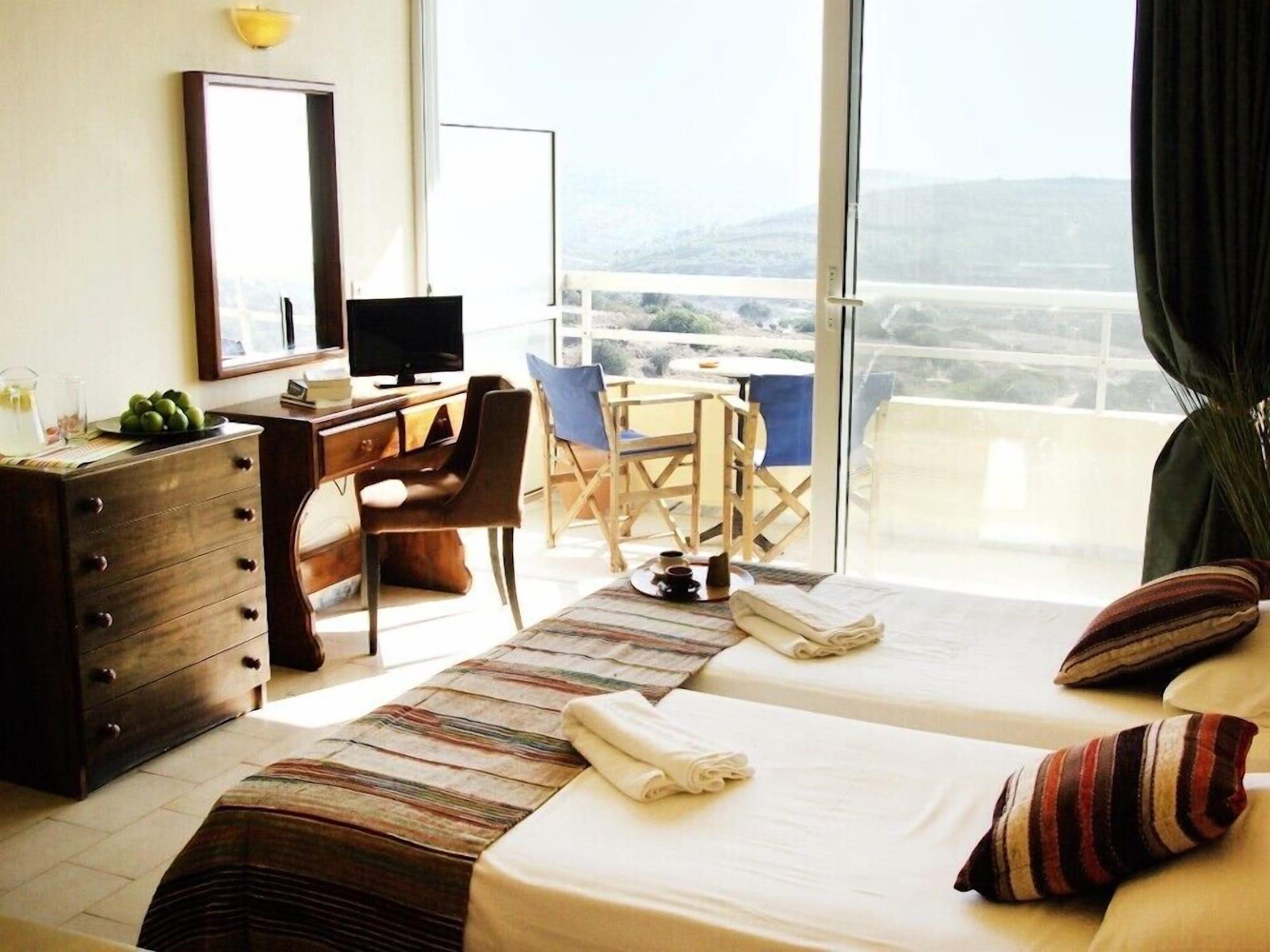 Thomas Hotel Monolithos  エクステリア 写真