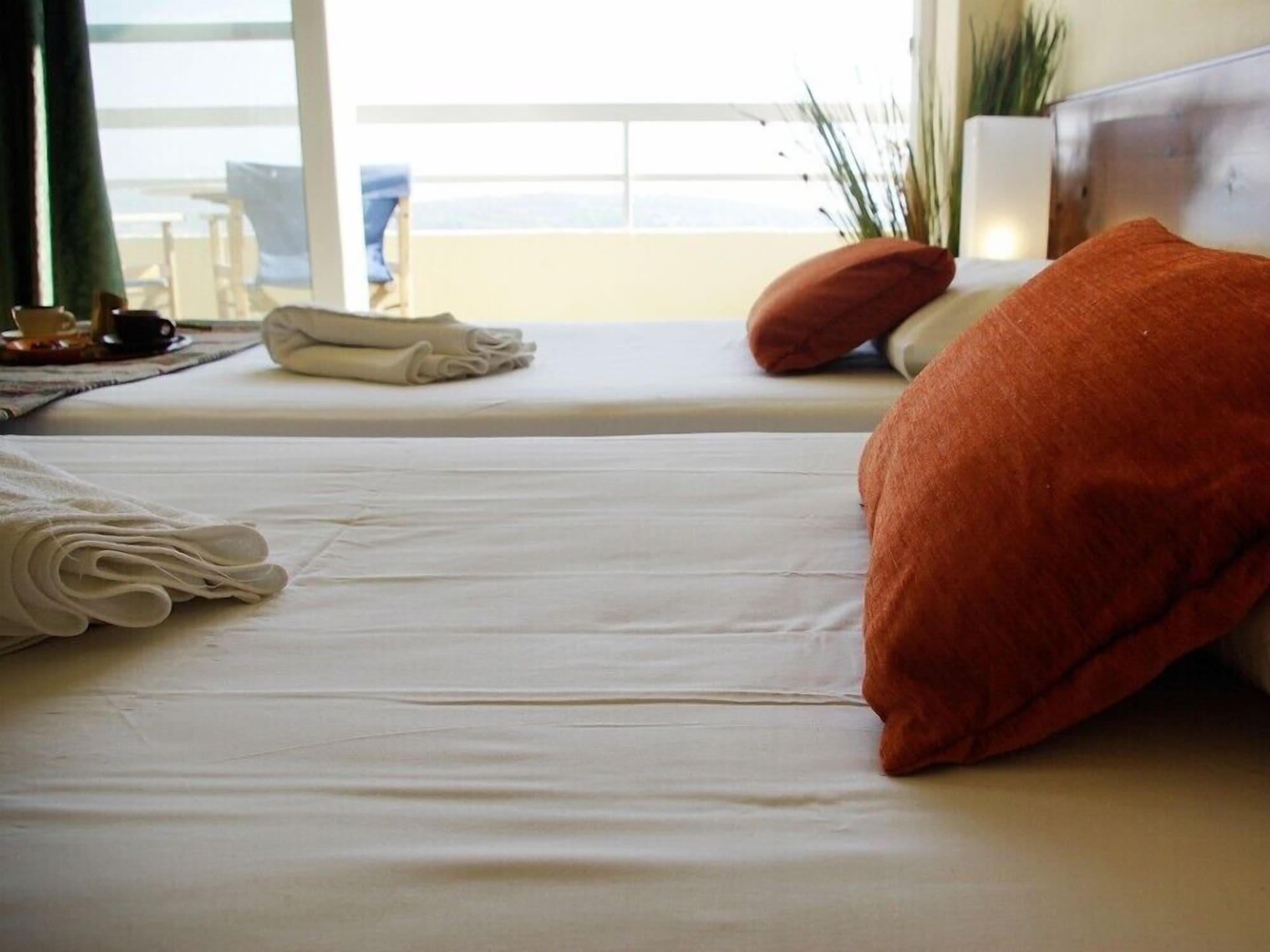 Thomas Hotel Monolithos  エクステリア 写真