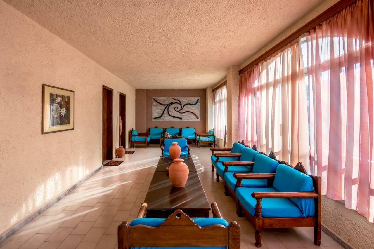 Thomas Hotel Monolithos  エクステリア 写真